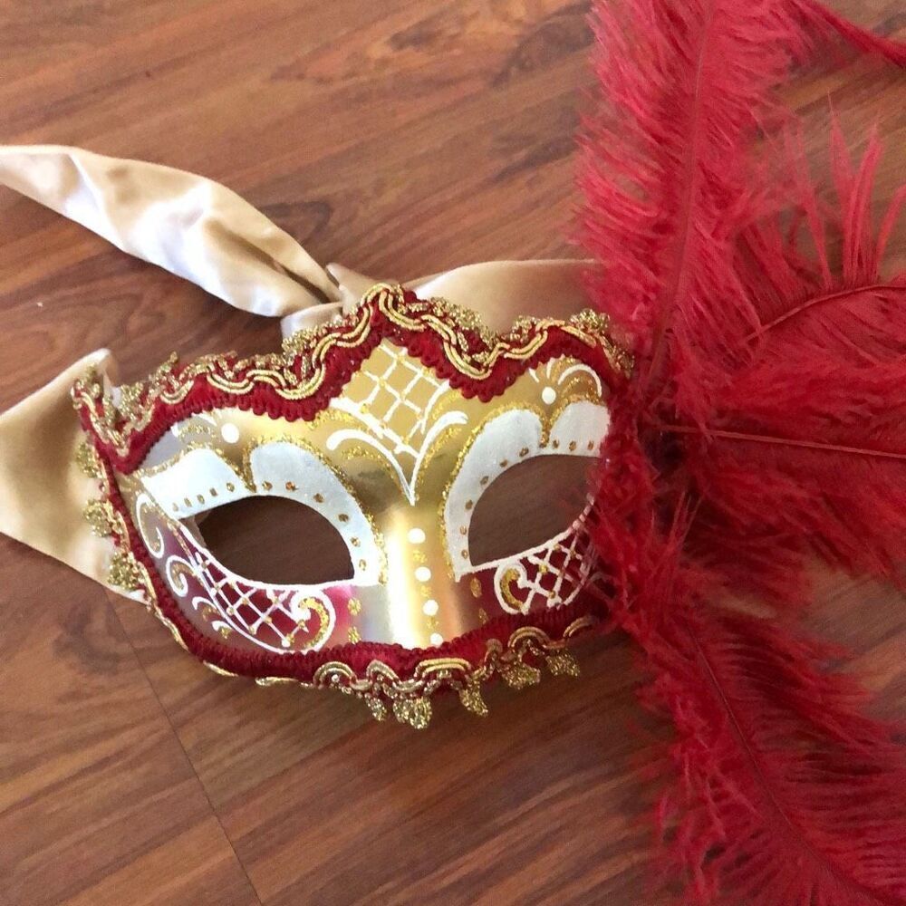 Venezia Made in Italy masquerade mask carnival face￼. Red gold